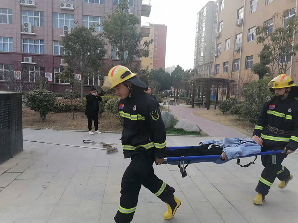 陈富磊到虞城中学观摩消防安全疏散演练