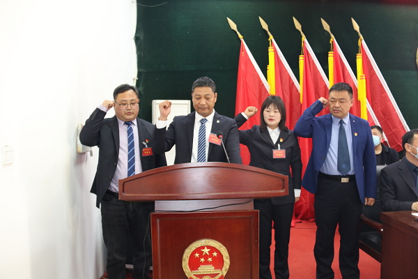 杜集镇第十七届人民代表大会第一次会议胜利召开