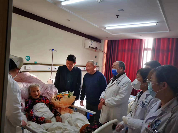 114岁老人夸赞淮海医院医术好 虞城淮海医院成功救治114岁老人